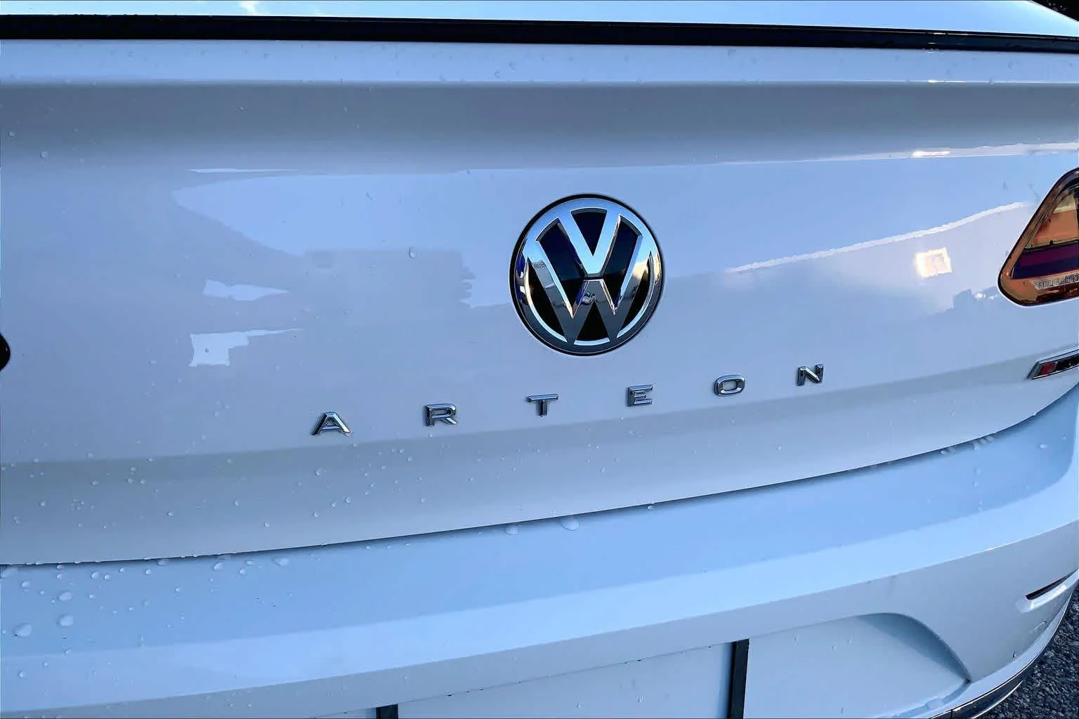Used 2019 Pure White Volkswagen SEL R-Line image 33