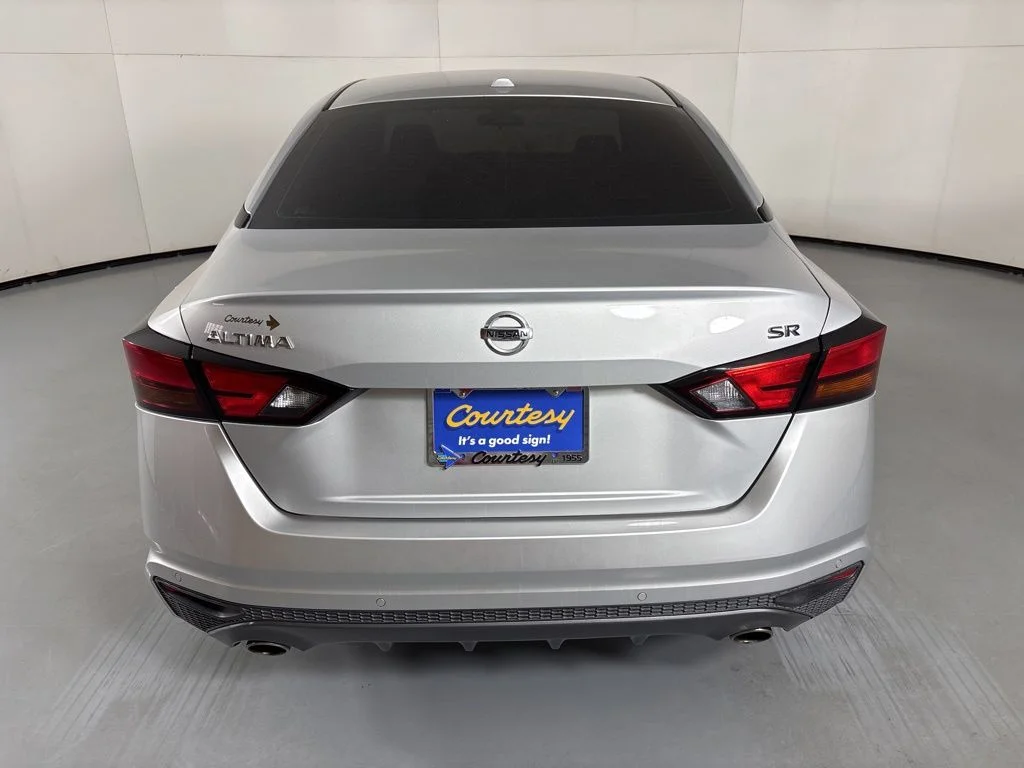 Used 2021 Silver Nissan 2.5 SR image 7