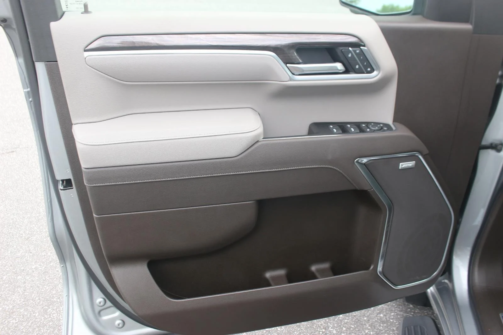 Used 2025 Sterling Gray Metallic Chevrolet LTZ image 13
