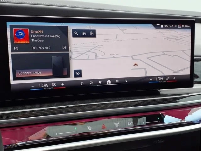 Used 2025  BMW 740i xDrive image 9