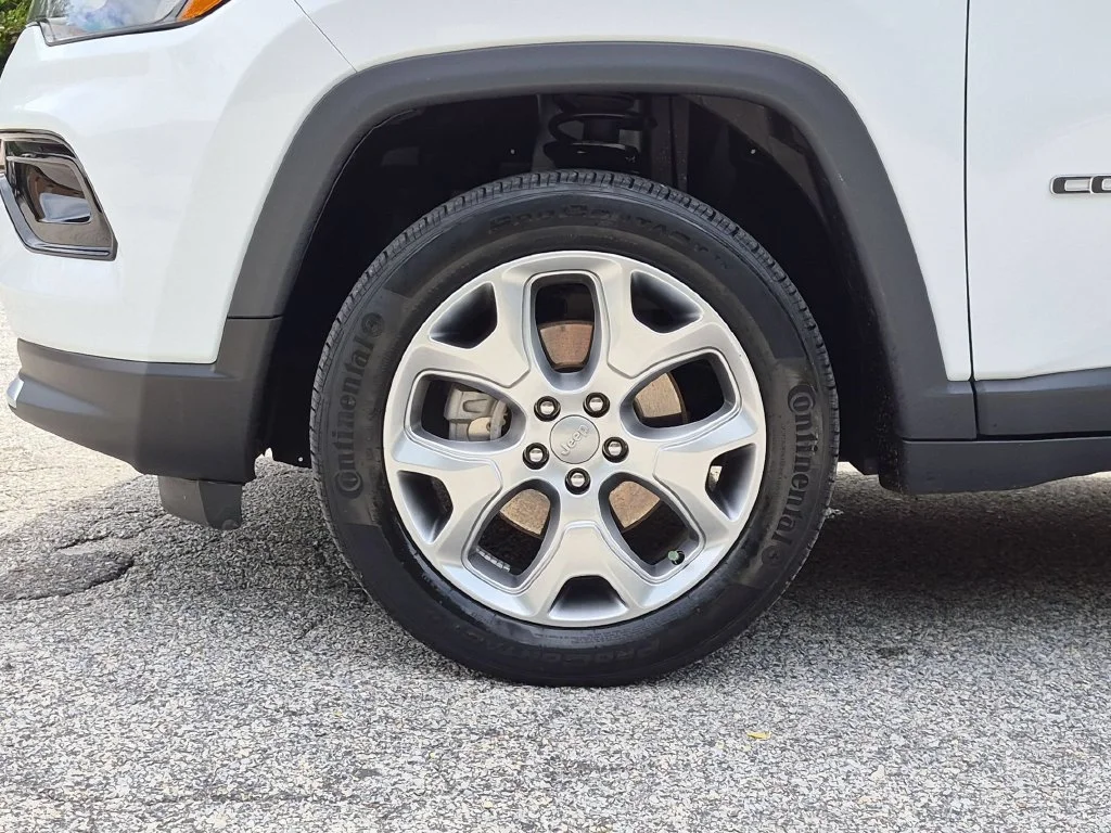 Used 2022 White Jeep Limited image 27