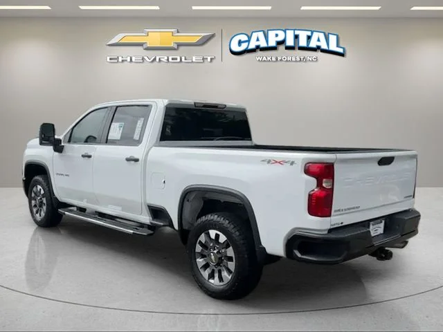 Used 2024 White Chevrolet Custom image 3