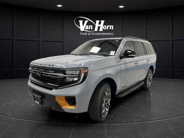 Used 2025 Gray Metallic Ford Tremor image 3