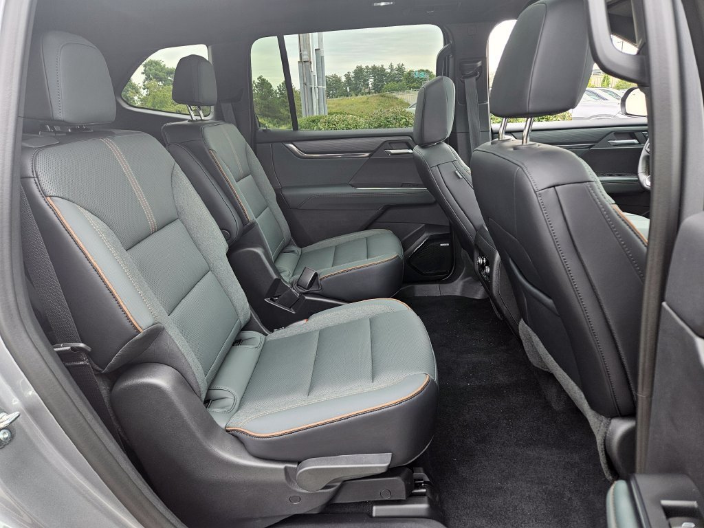 2026 GMC Acadia AT4 - Photo 14
