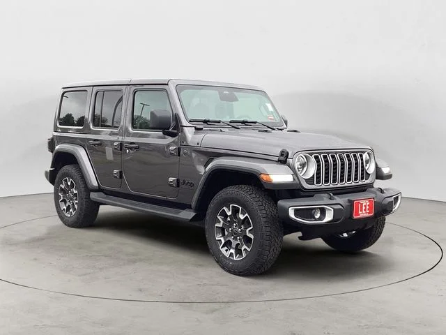 New 2026 Crystal Metallic Jeep 4-DOOR SAHARA image 8