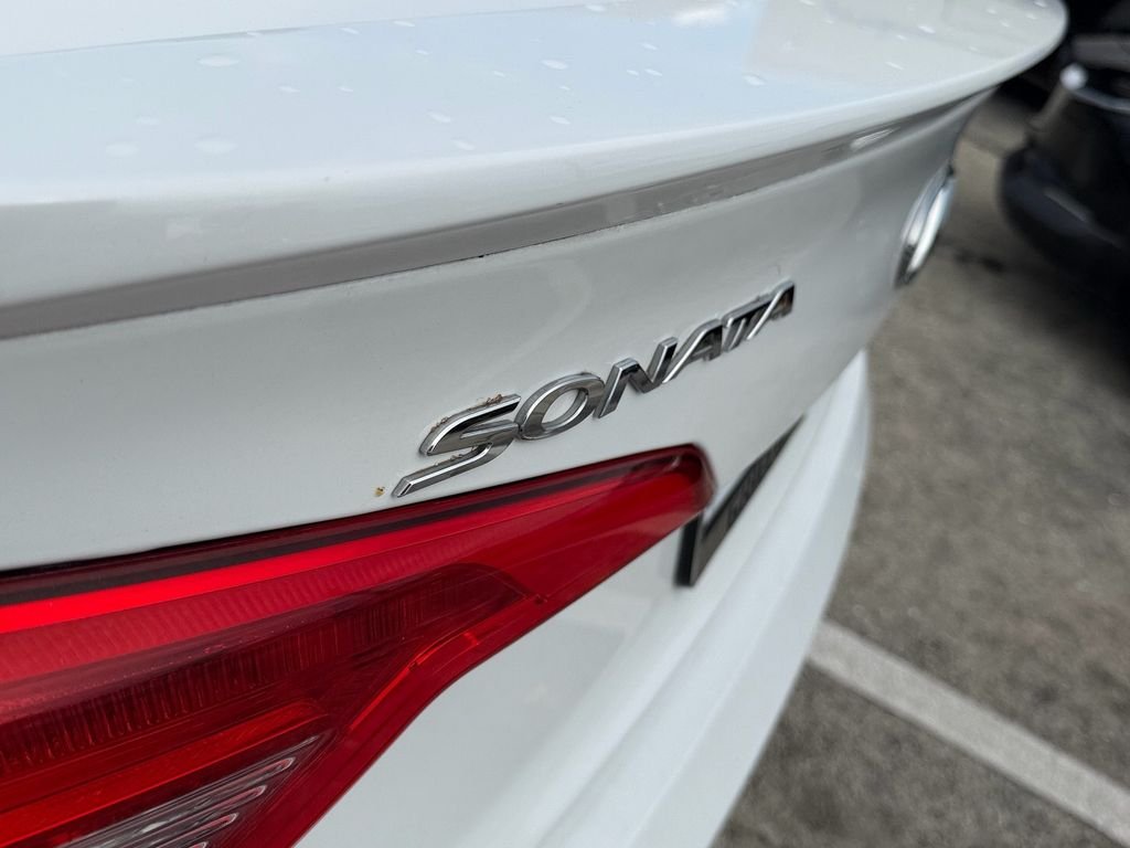 Used 2015 White Hyundai SE image 14