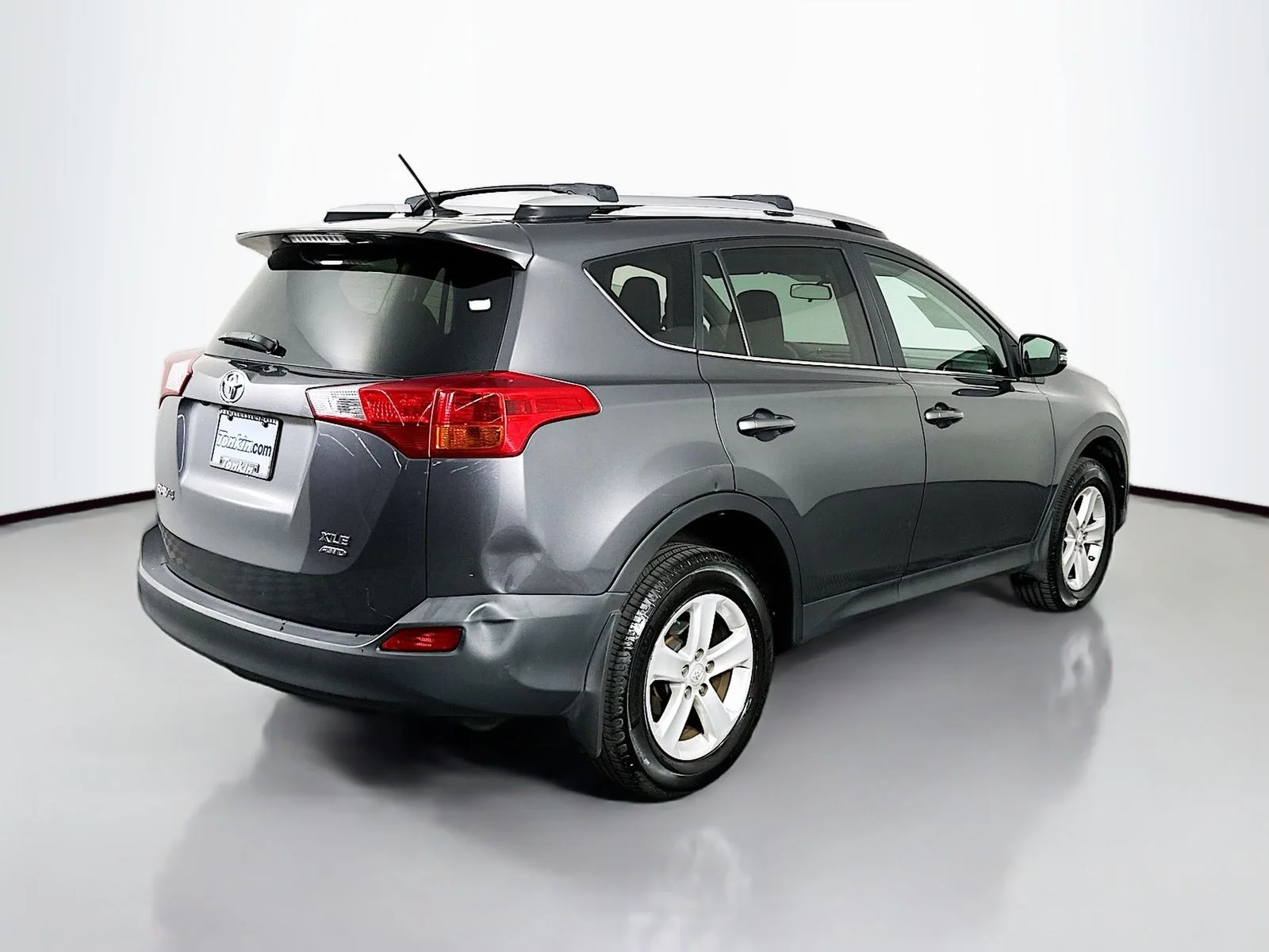 Used 2013 Gray Toyota XLE image 7
