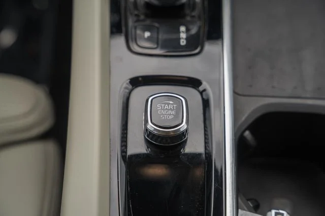 Used 2022 Denim Blue Volvo Inscription image 28