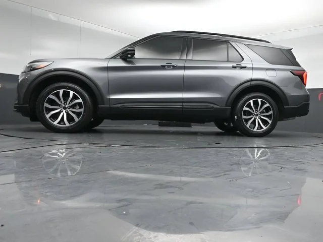 Certified Used 2025 Carbonized Gray Metallic Ford ST-Line image 45