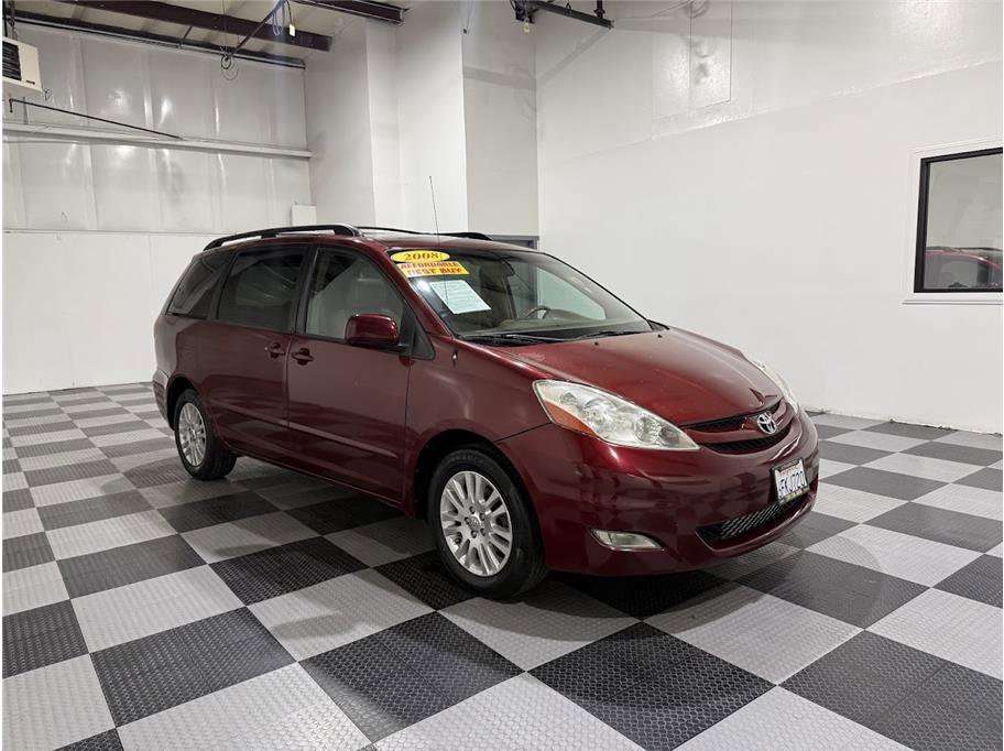 2008 Toyota Sienna XLE photo 4