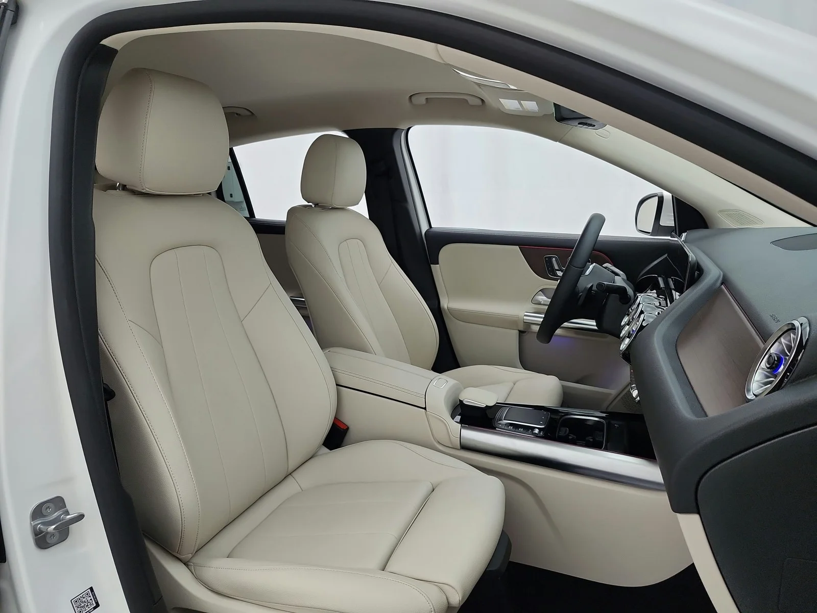 Certified Used 2023 Polar White Mercedes-Benz GLA 250 4MATIC® SUV image 19
