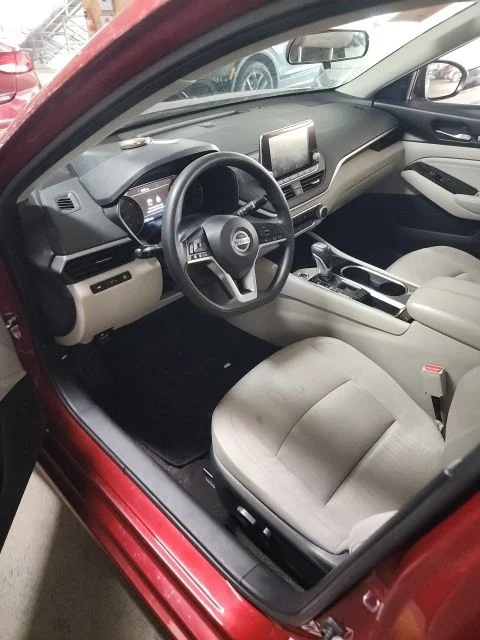 Used 2021 Red Nissan 2.5 SV image 6
