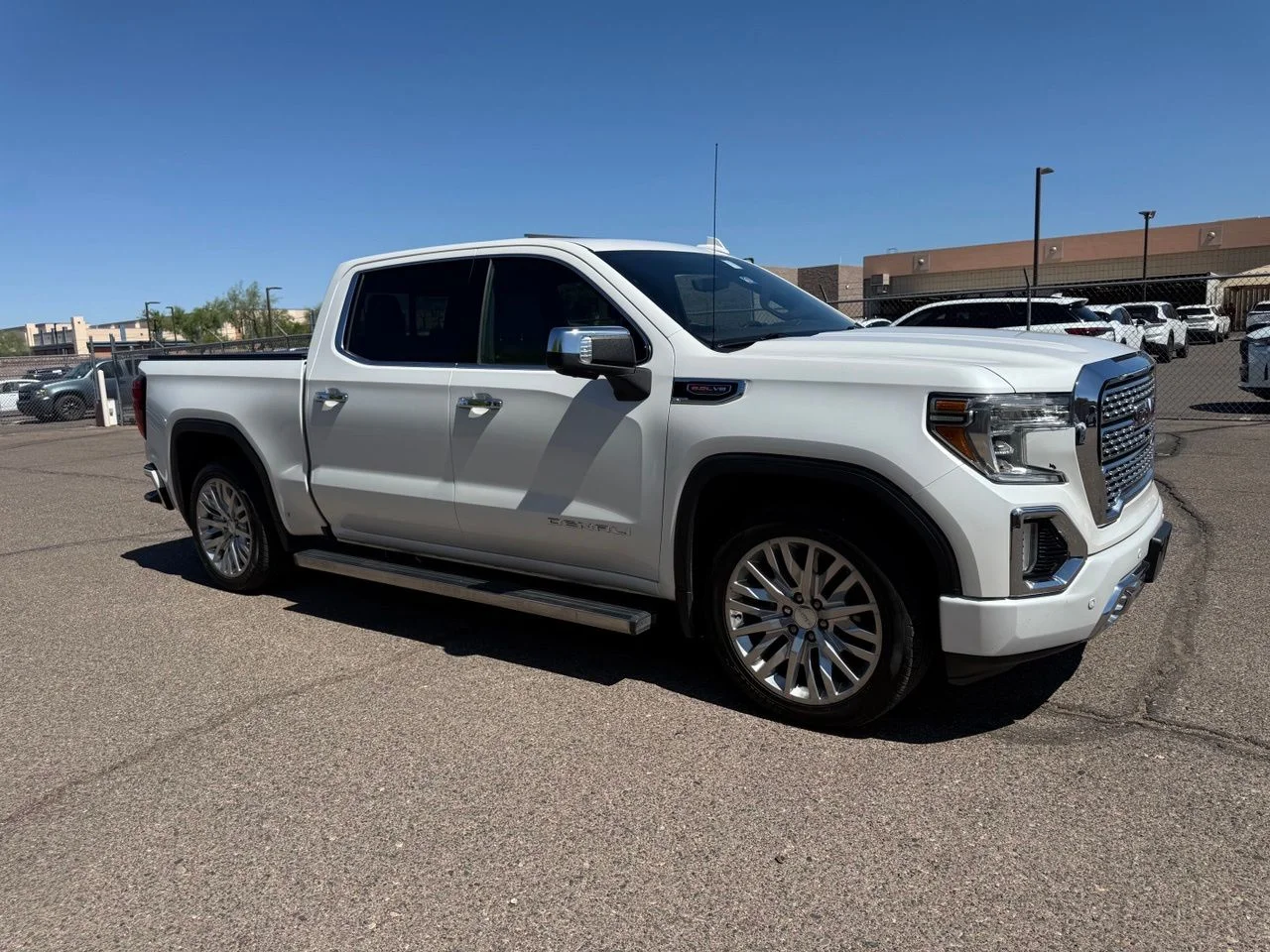 Used 2019 White Frost Tricoat GMC Denali image 3