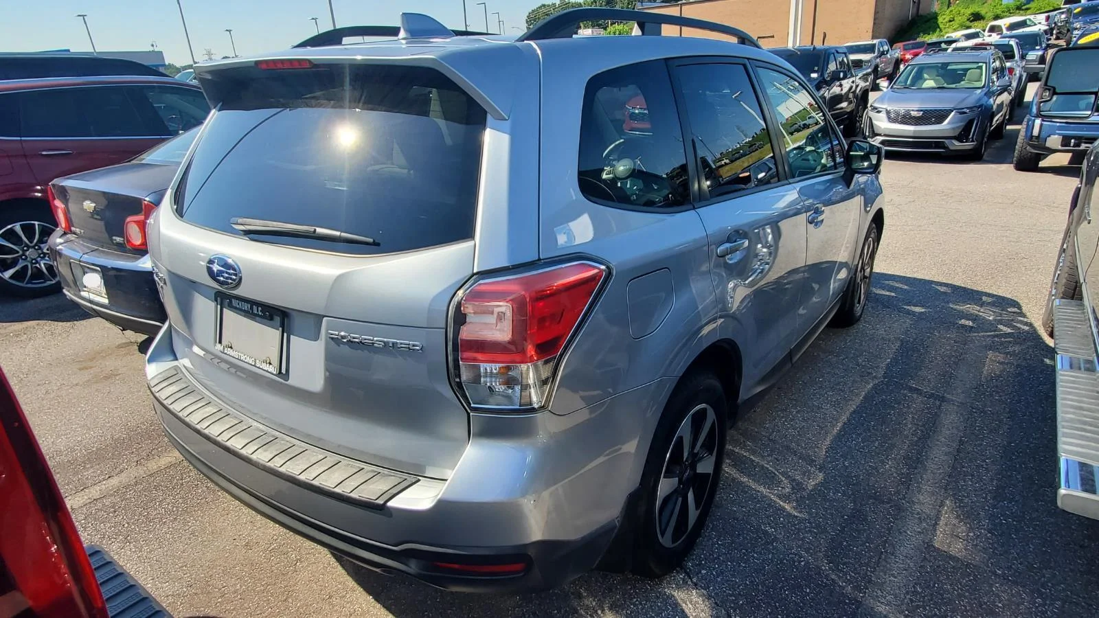 Used 2018 Ice Silver Metallic Subaru Premium image 9