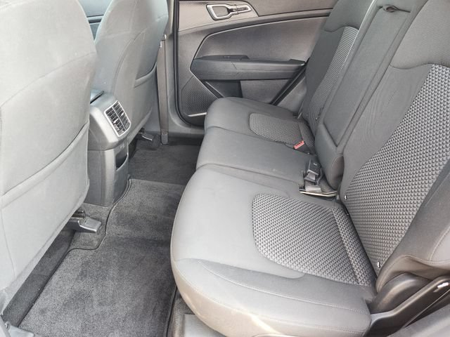 2023 Kia Sportage LX - Photo 30