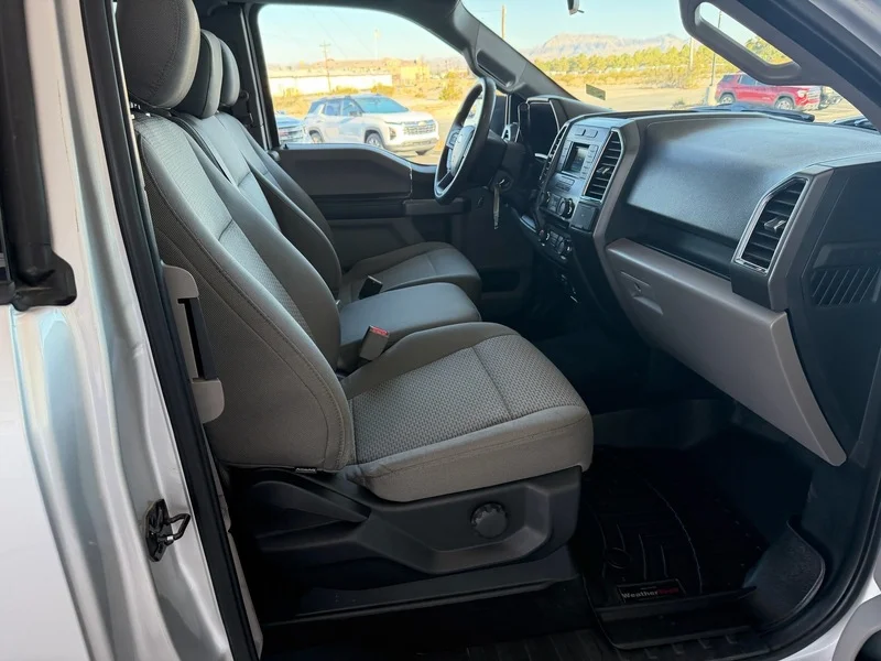 Used 2015 Ingot Silver Meta Ford XLT image 19