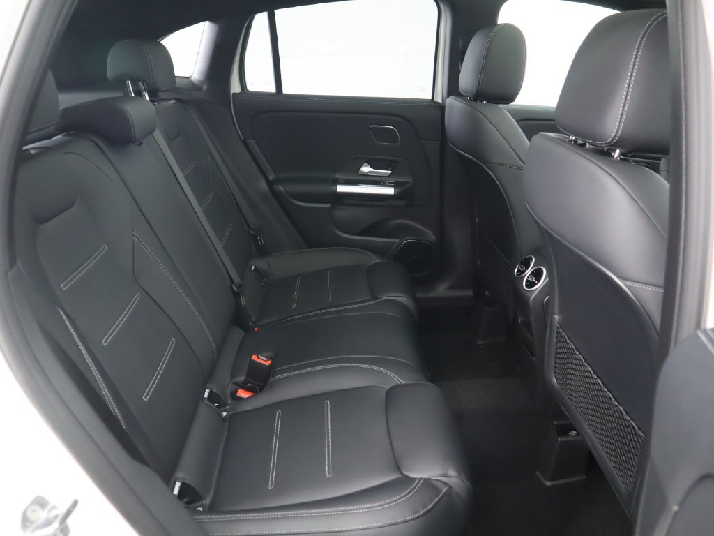 Used 2026 Polar White Mercedes-Benz GLA 250 image 22