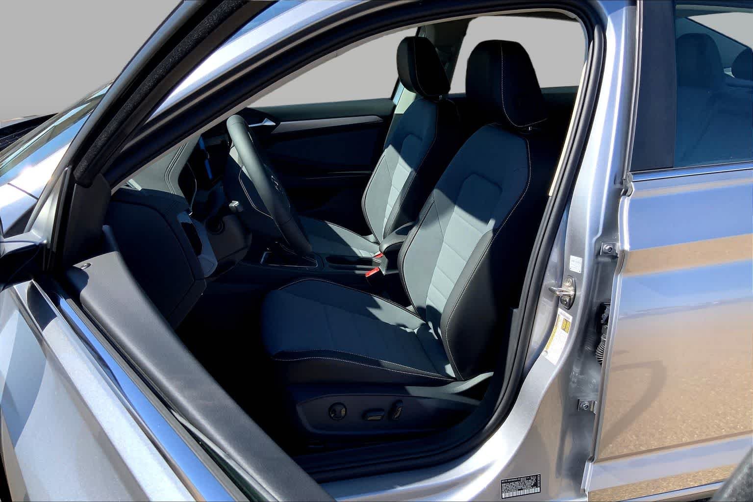 New 2026 Pyrite Silver Metallic Volkswagen SE image 9