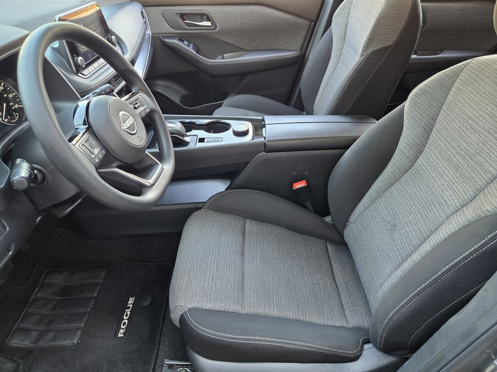 Used 2023 Gray Nissan SV image 9