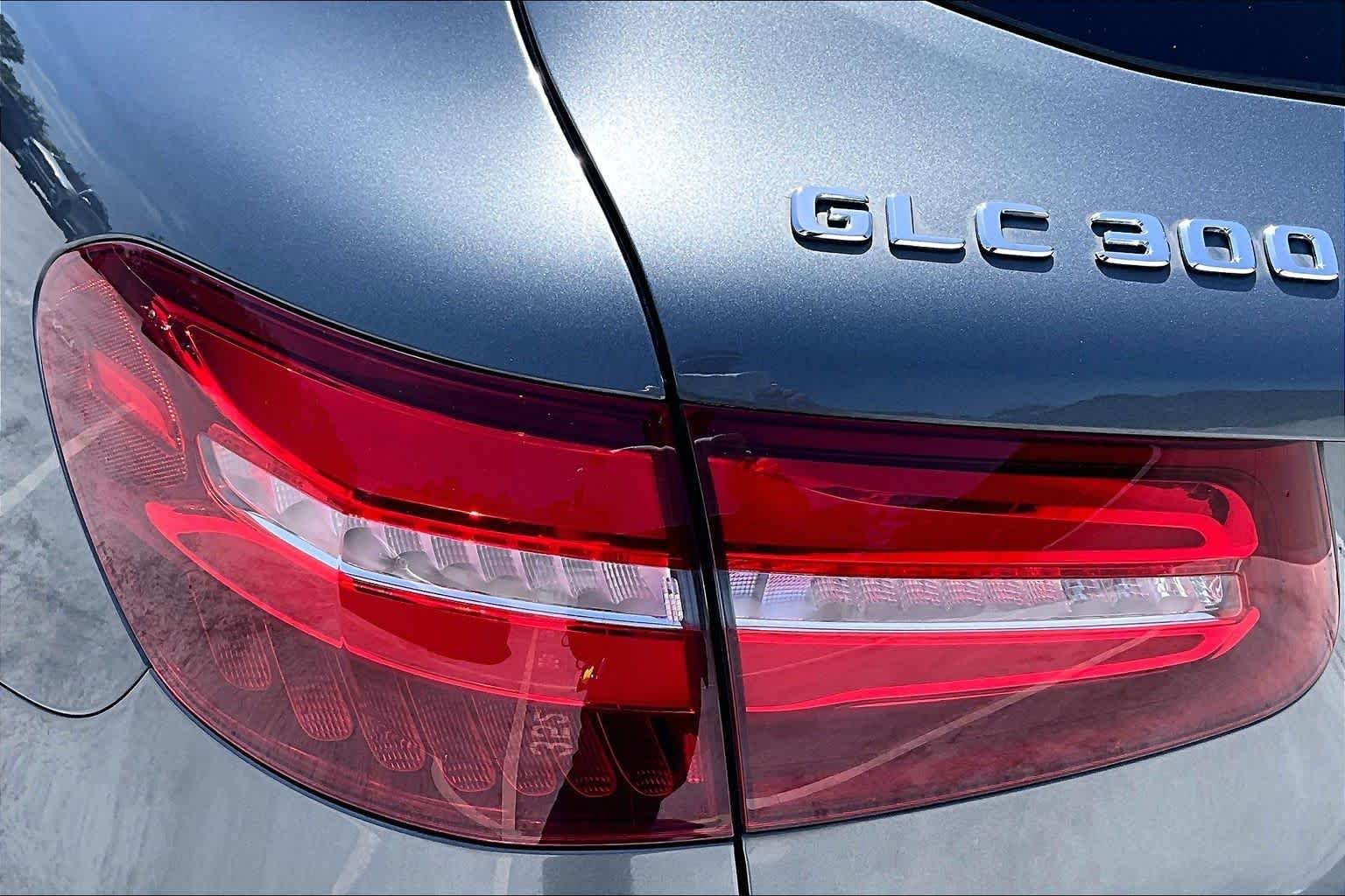 Used 2018 Selenite Grey Metallic Mercedes-Benz GLC 300 image 28