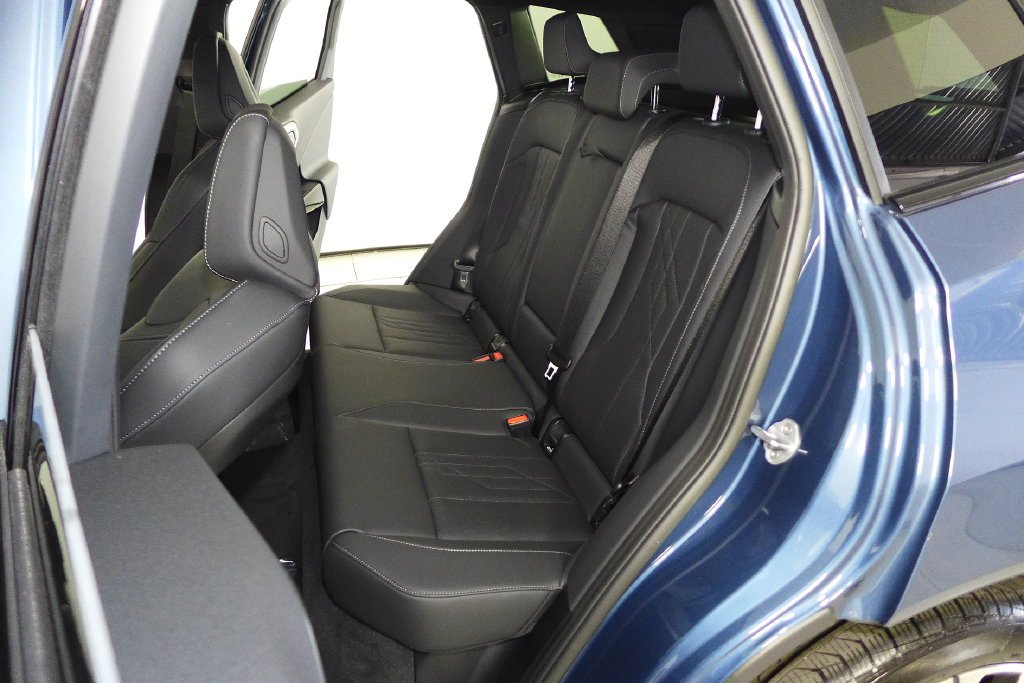 Used 2026 Arctic Race Blue Metallic BMW M50 xDrive image 21