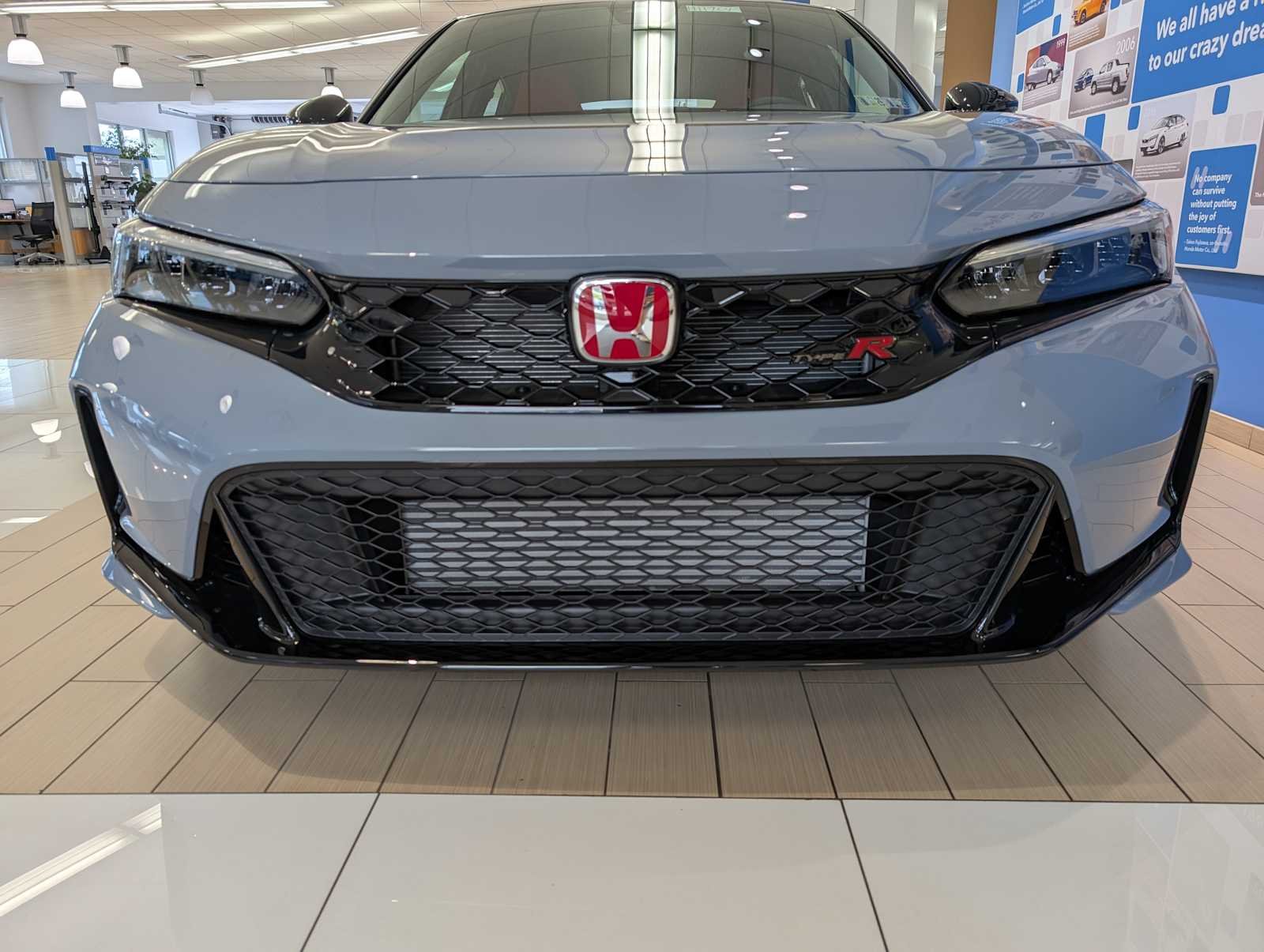 2025 Honda Civic Hatchback Type-R - Photo 2