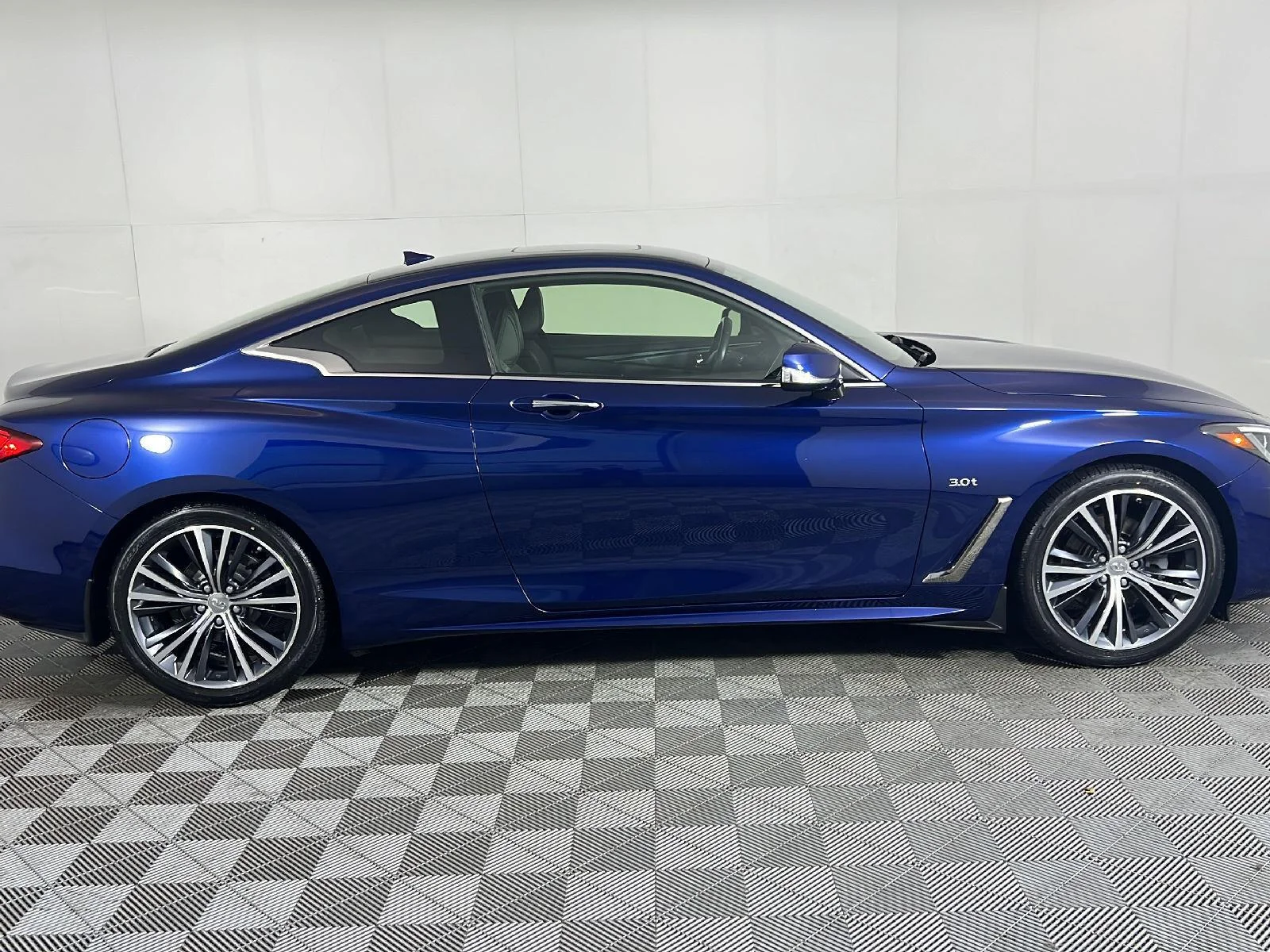 Used 2017 Iridium Blue INFINITI 3.0t Premium image 17