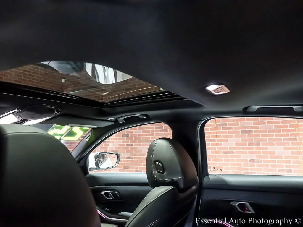 2025 BMW 3 Series 330i - Photo 17
