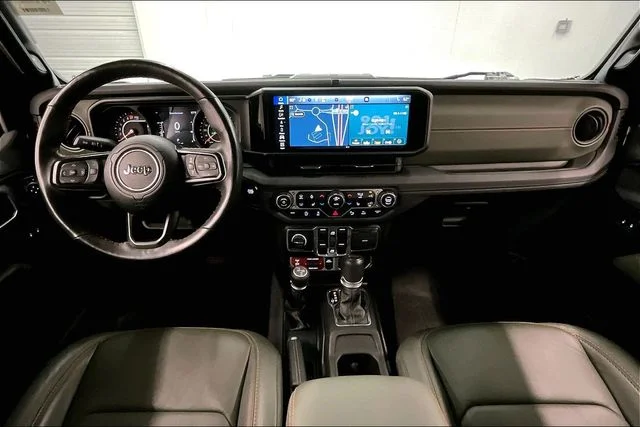 Used 2024 Black Clearcoat Jeep Mojave image 18