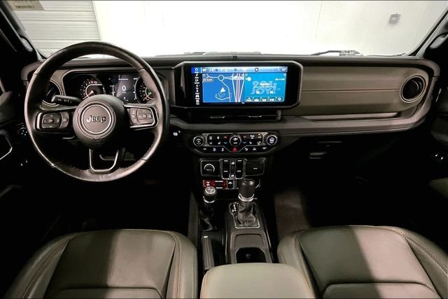 Used 2024 Black Clearcoat Jeep Mojave image 18