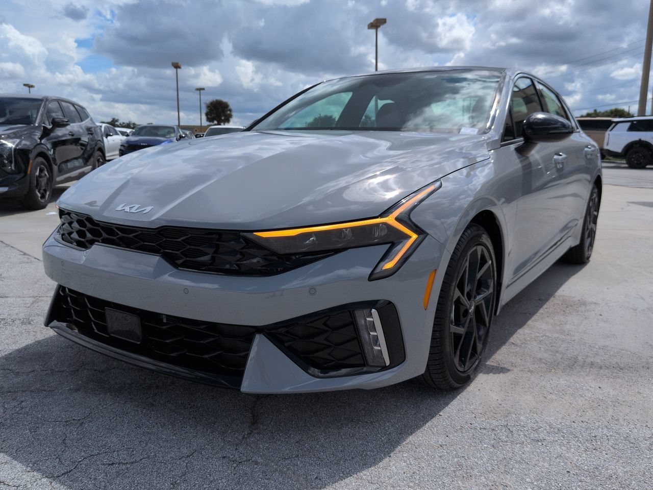 New 2027 Wolf Gray Kia GT-Line image 8