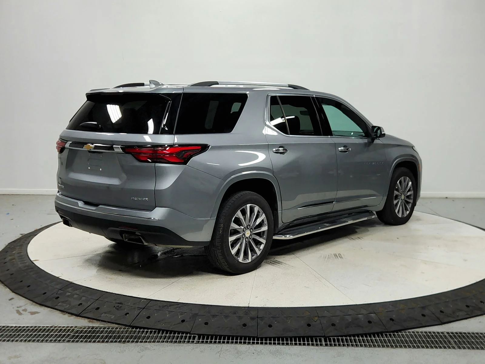 Used 2023 Gray Chevrolet Premier image 8