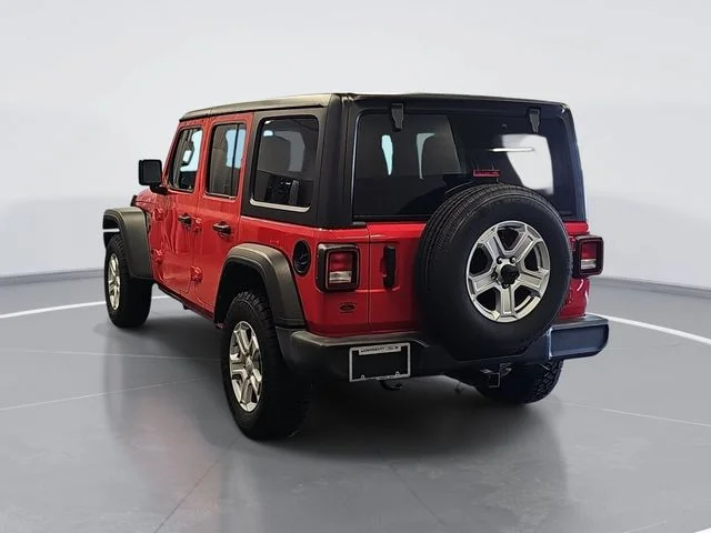 Used 2023 Red Jeep Sport S image 5