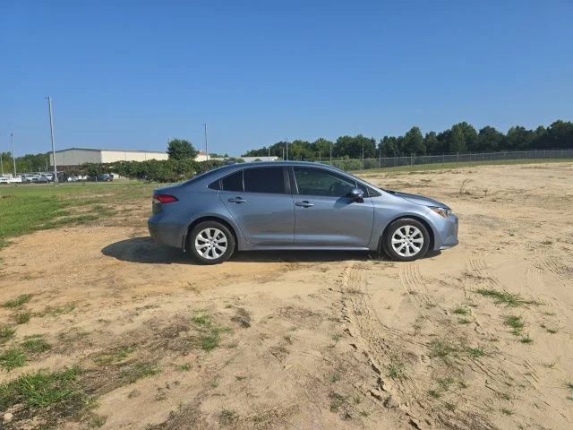 Used 2025  Toyota LE image 10
