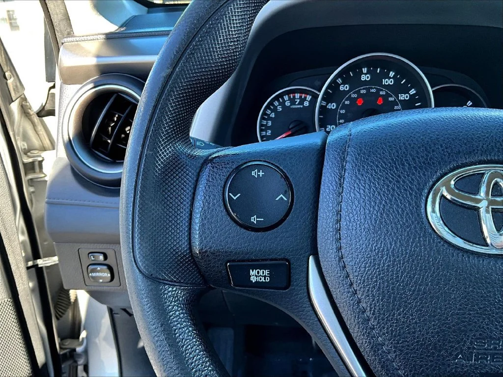 Used 2016 Silver Toyota LE image 12