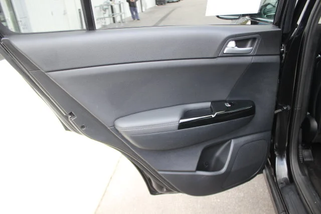 Used 2022 Red Kia EX image 22