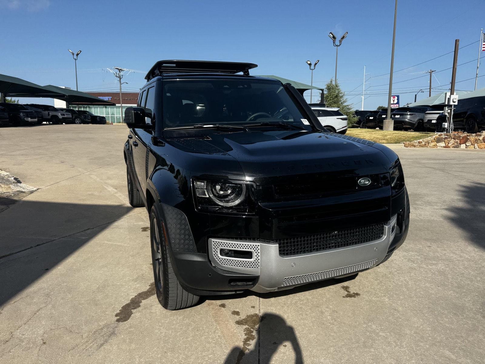 Used 2025 Santorini Black Metallic Land Rover S image 13