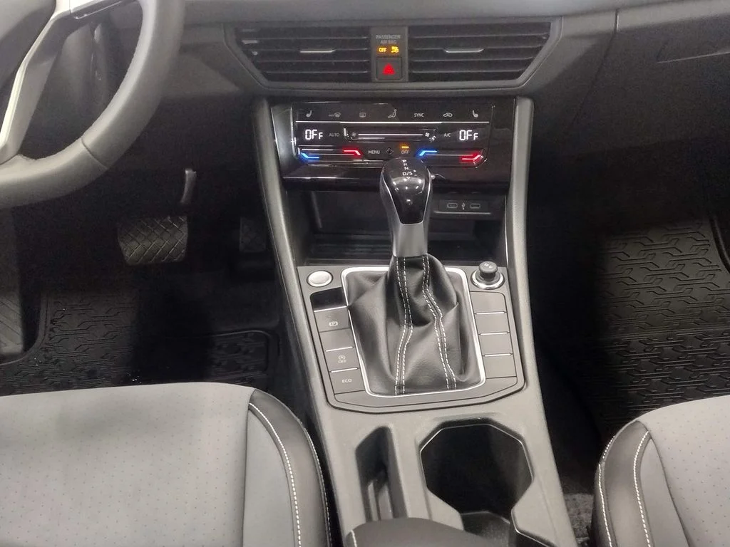 New 2026 Silver Volkswagen 1.5T SE image 33