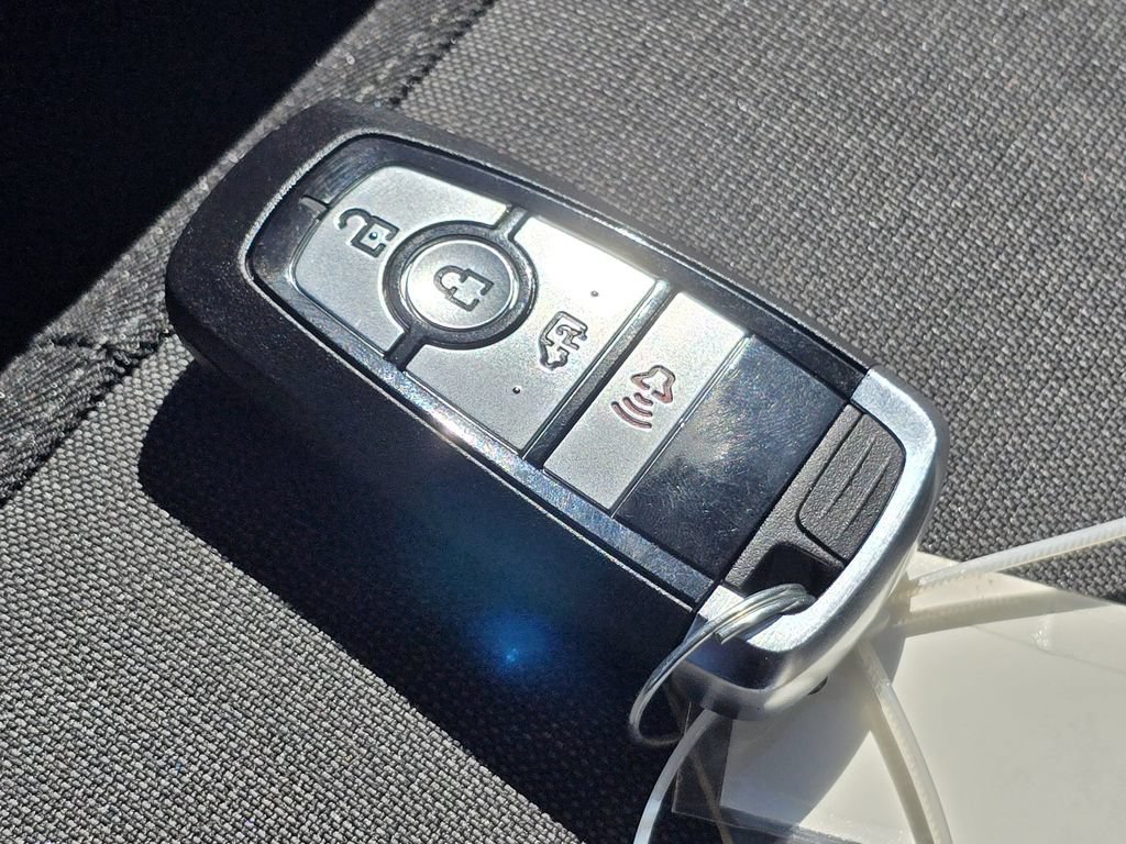 New 2026 Oxford White Ford XLT image 36