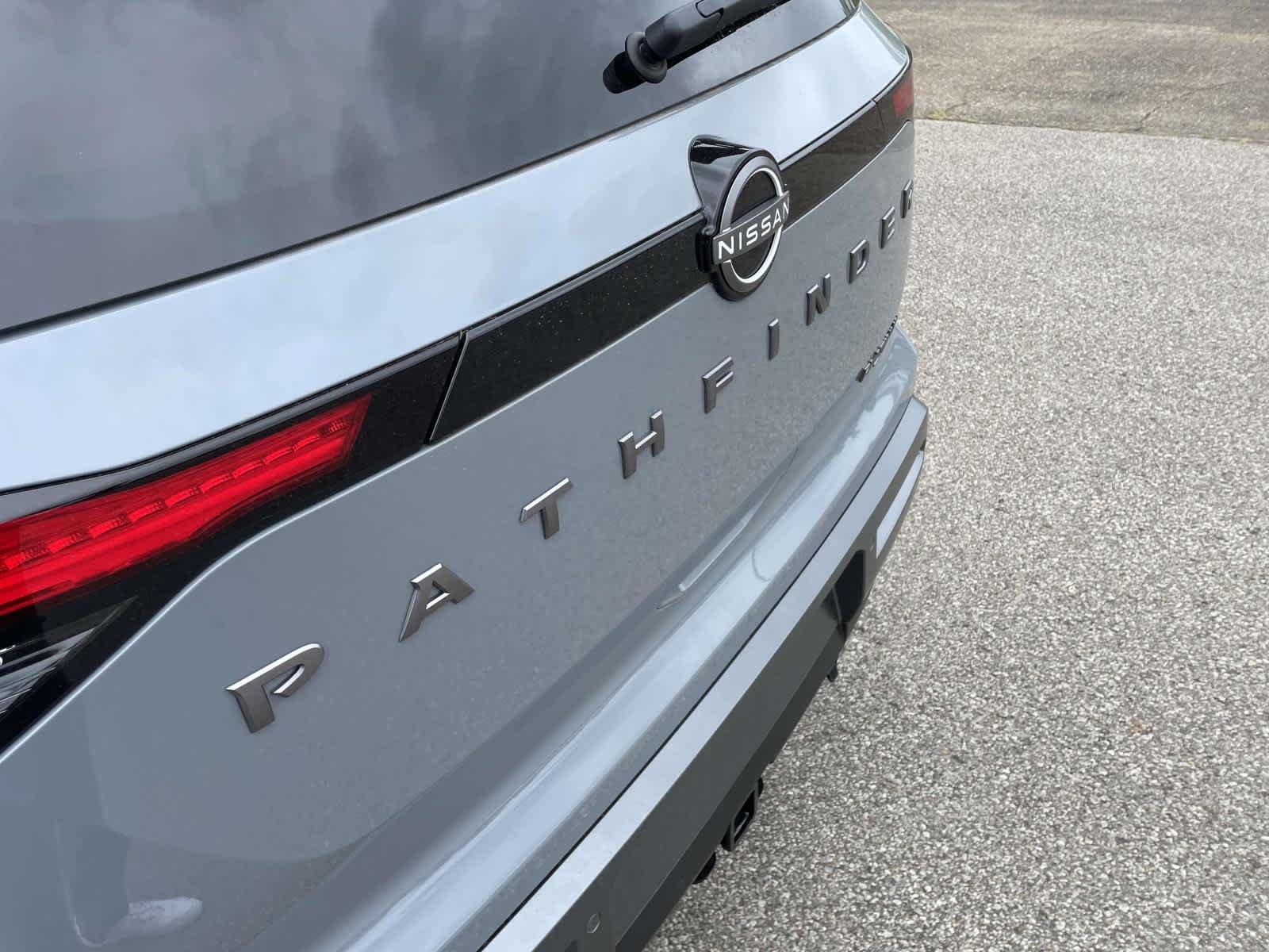New 2026 Boulder Gray Pearl Nissan Platinum image 10