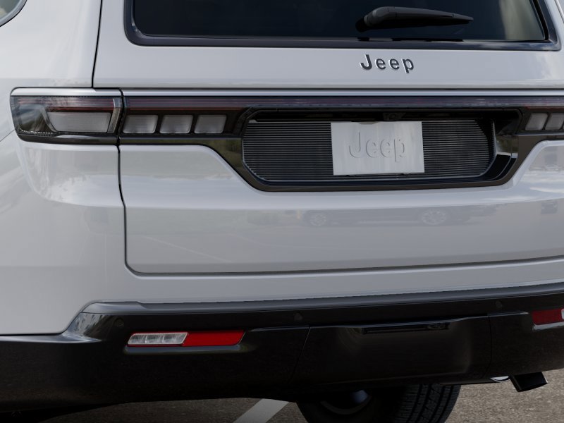 New 2026 Bright White Clear-Coat Exterior Paint Jeep 4x2 image 13