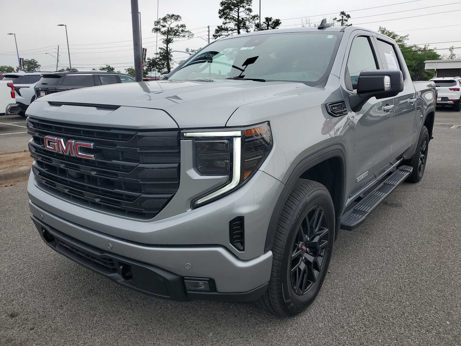 2026 GMC Sierra 4WD Crew Cab Short Box Elevation's photo