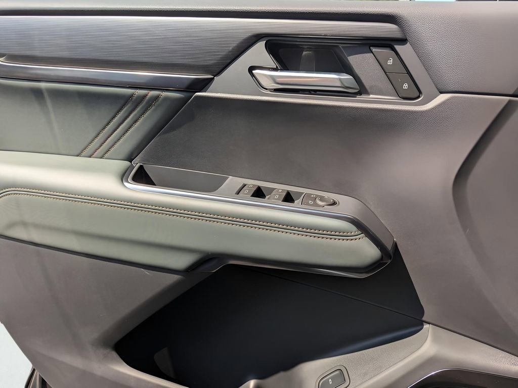 2026 GMC Acadia AT4 - Photo 11