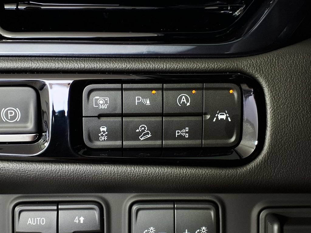 Used 2026 Midnight Pine GMC AT4 image 19