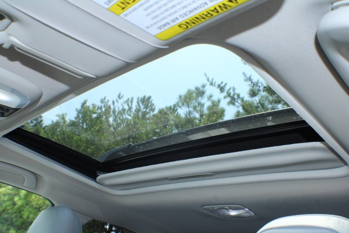 Used 2021 Crystal White Pearl Subaru Limited image 7