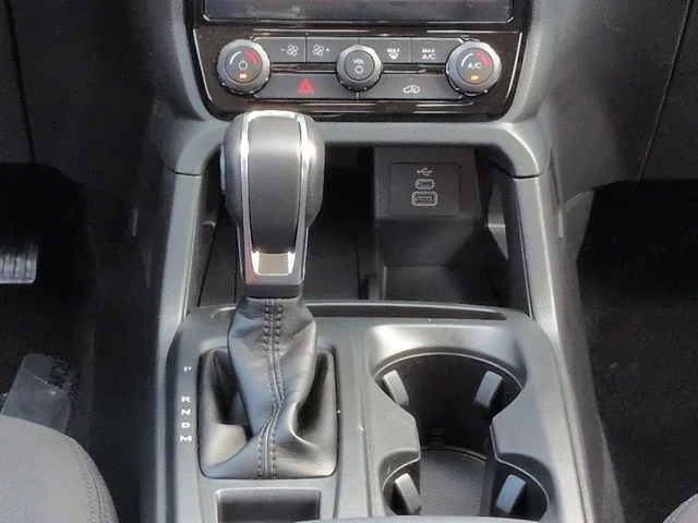 New 2026 Desert Sand Ford XLT image 19