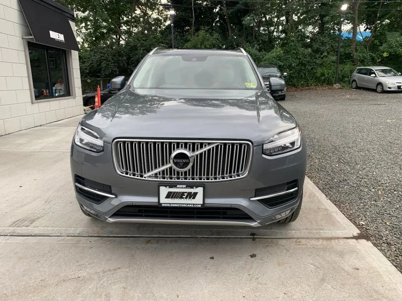 Used 2019 Gray Volvo T6 Inscription Sport Utility 4D image 15