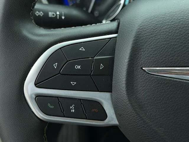Used 2023 White Chrysler Touring L image 25