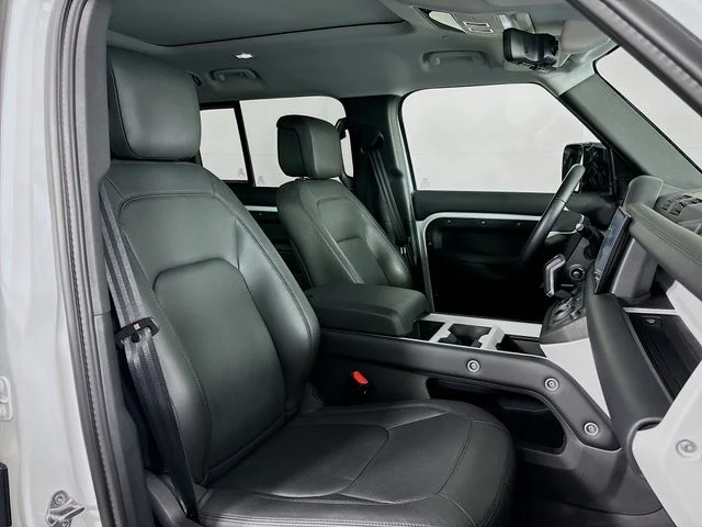 Certified Used 2025 Fuji White Land Rover S image 25