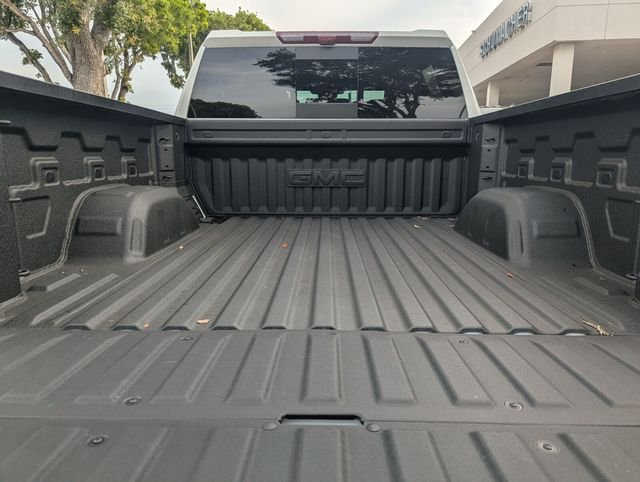 Used 2026 Summit White GMC AT4 image 27